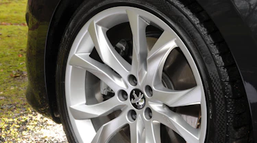 Peugeot RCZ wheel