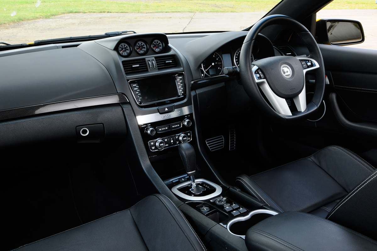 Vauxhall VXR8 GTS dash