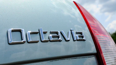 Skoda Octavia SE 2.0 TDI CR 140 badge
