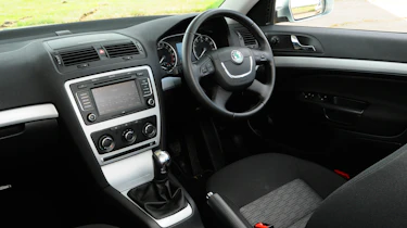 Skoda Octavia SE 2.0 TDI CR 140 dash