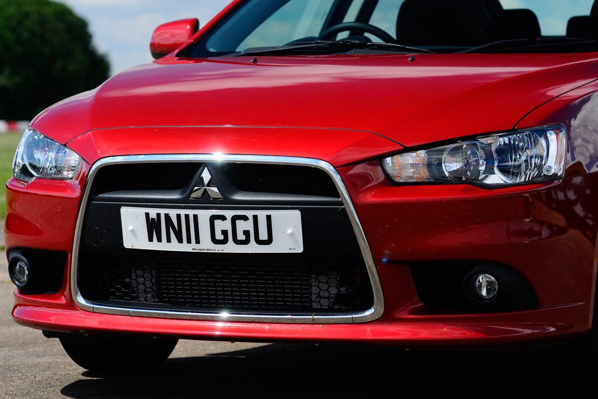 Mitsubishi Lancer 2.0 di-d GS-2 Sportback nose