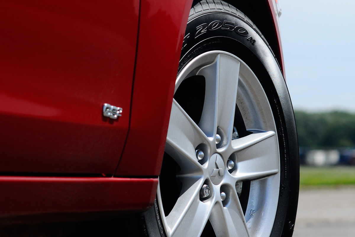Mitsubishi Lancer 2.0 di-d GS-2 Sportback wheel