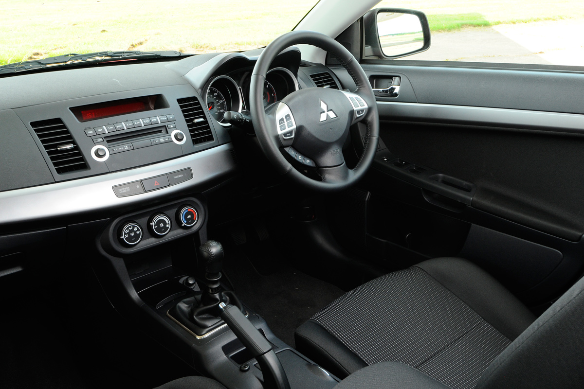 Mitsubishi Lancer 2.0 di-d GS-2 Sportback dash