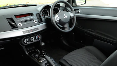 Mitsubishi Lancer 2.0 di-d GS-2 Sportback dash