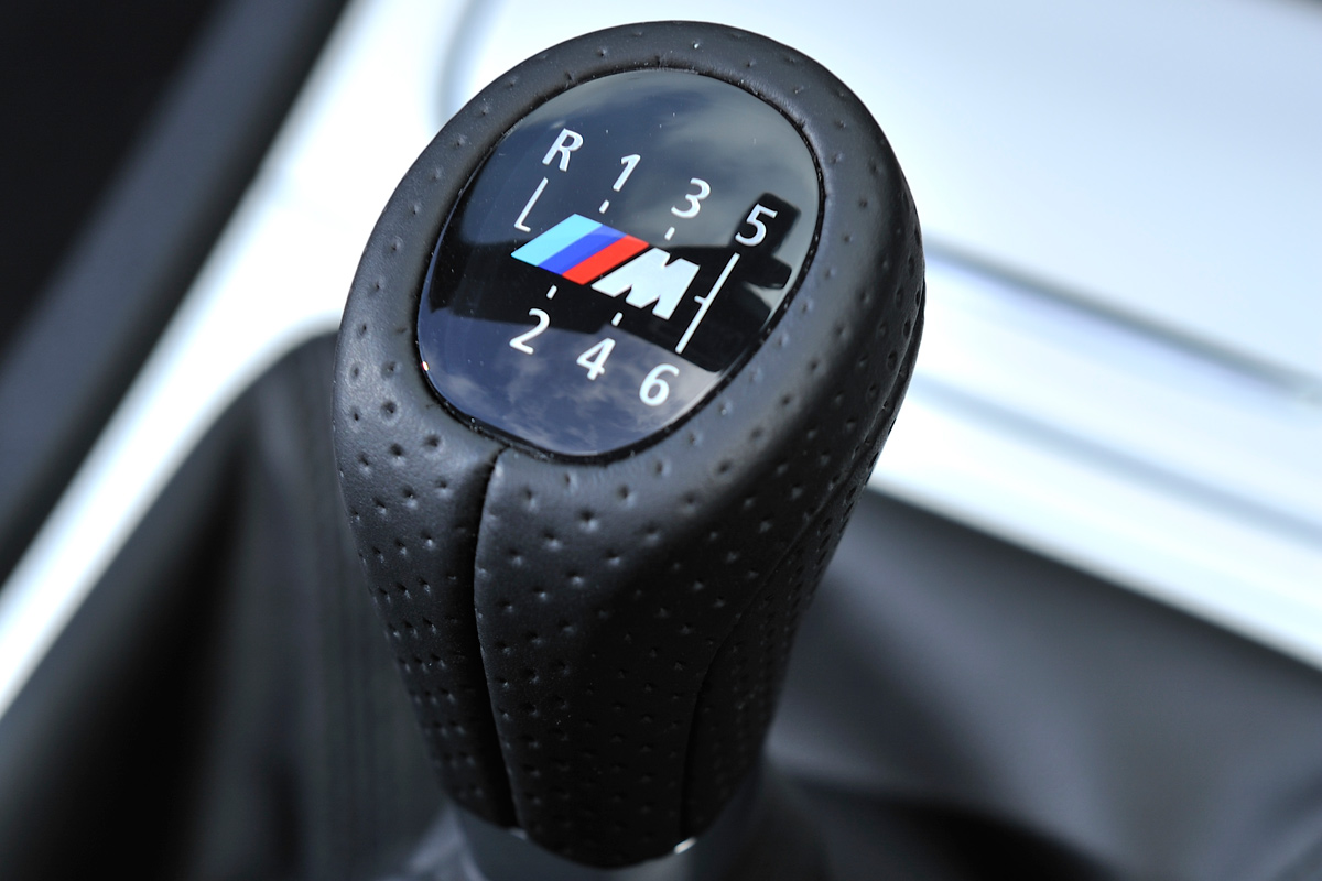 BMW 118d Convertible gearstick