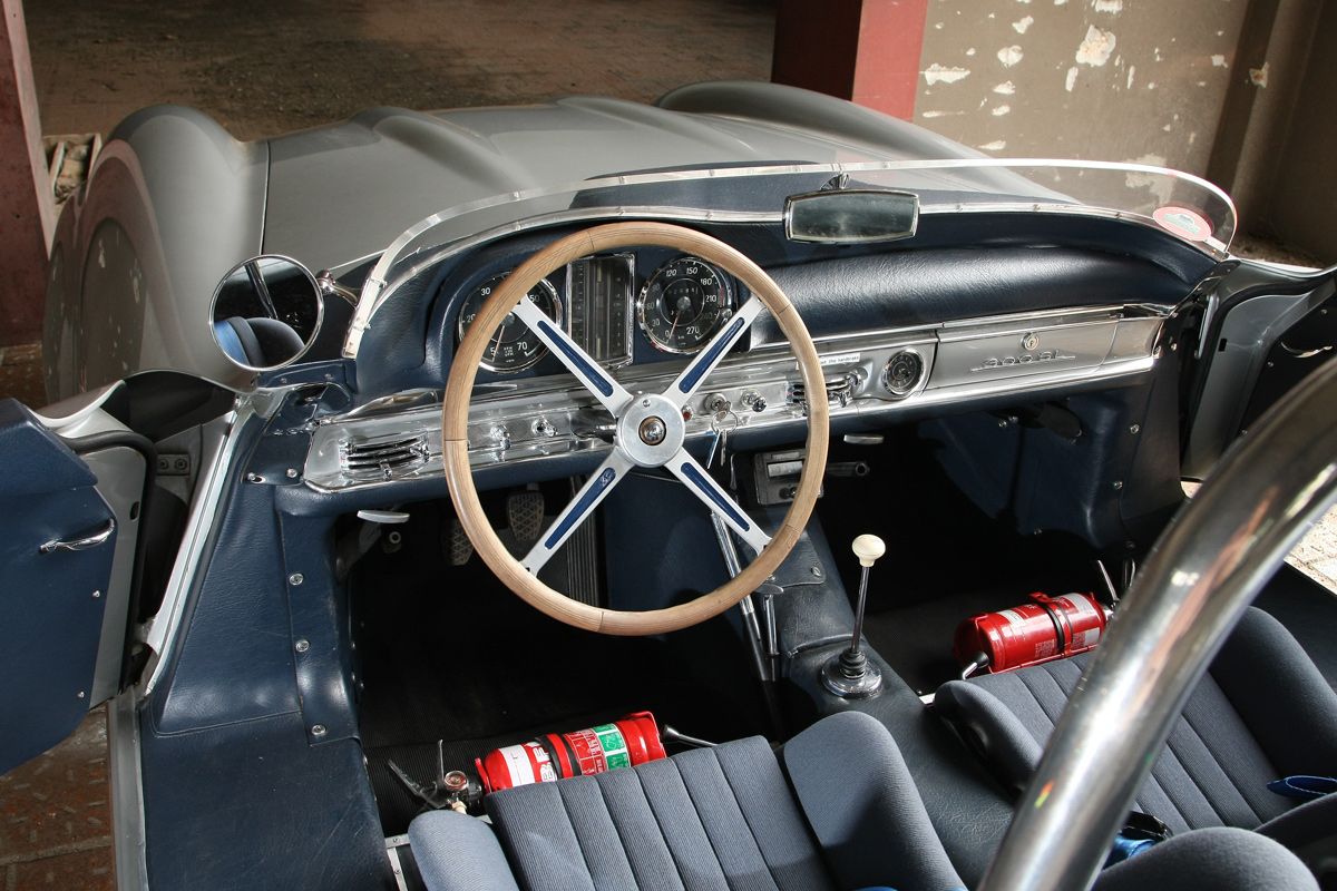 Mercedes 300 SLS dash