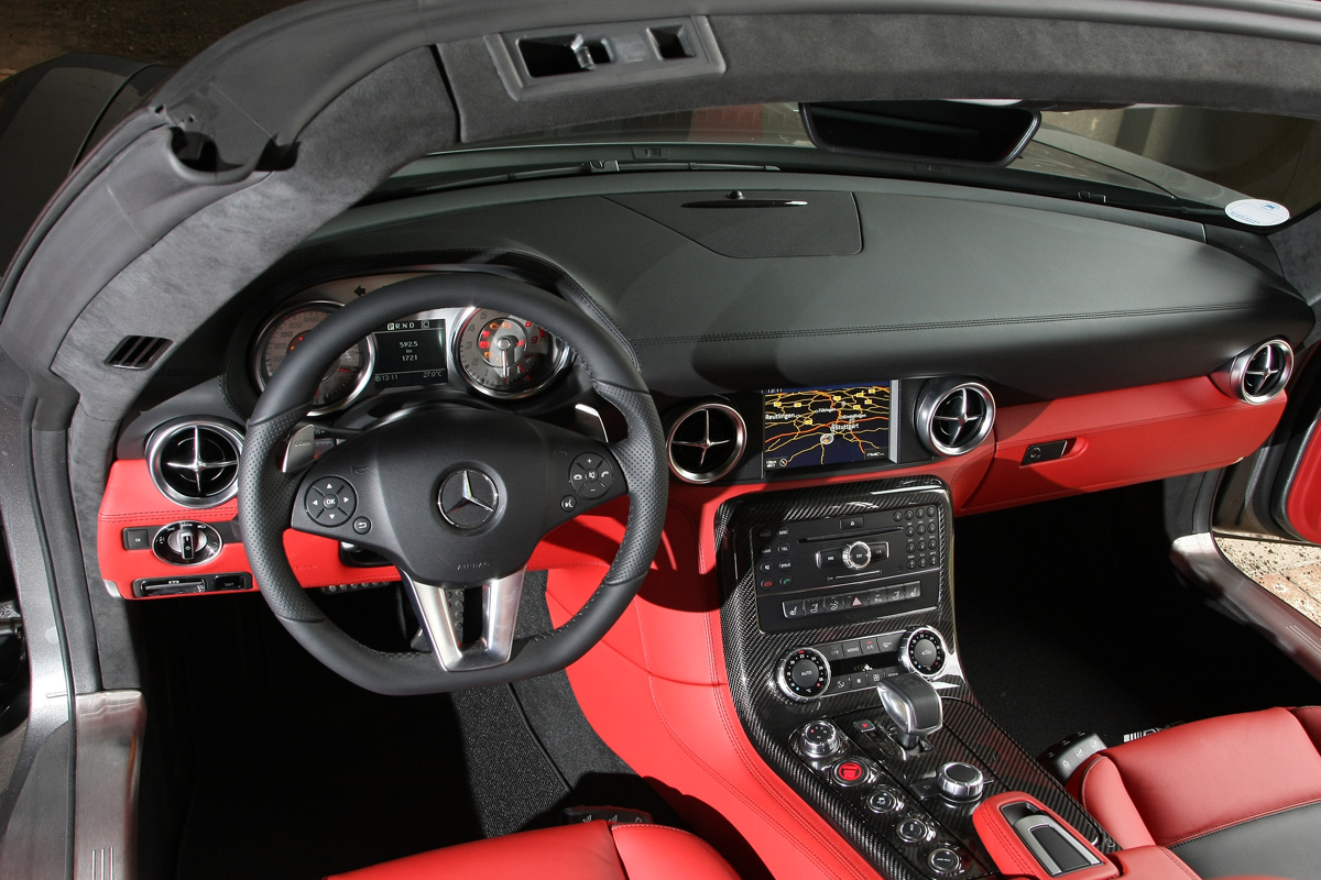 Mercedes SLS AMG Roadster dash