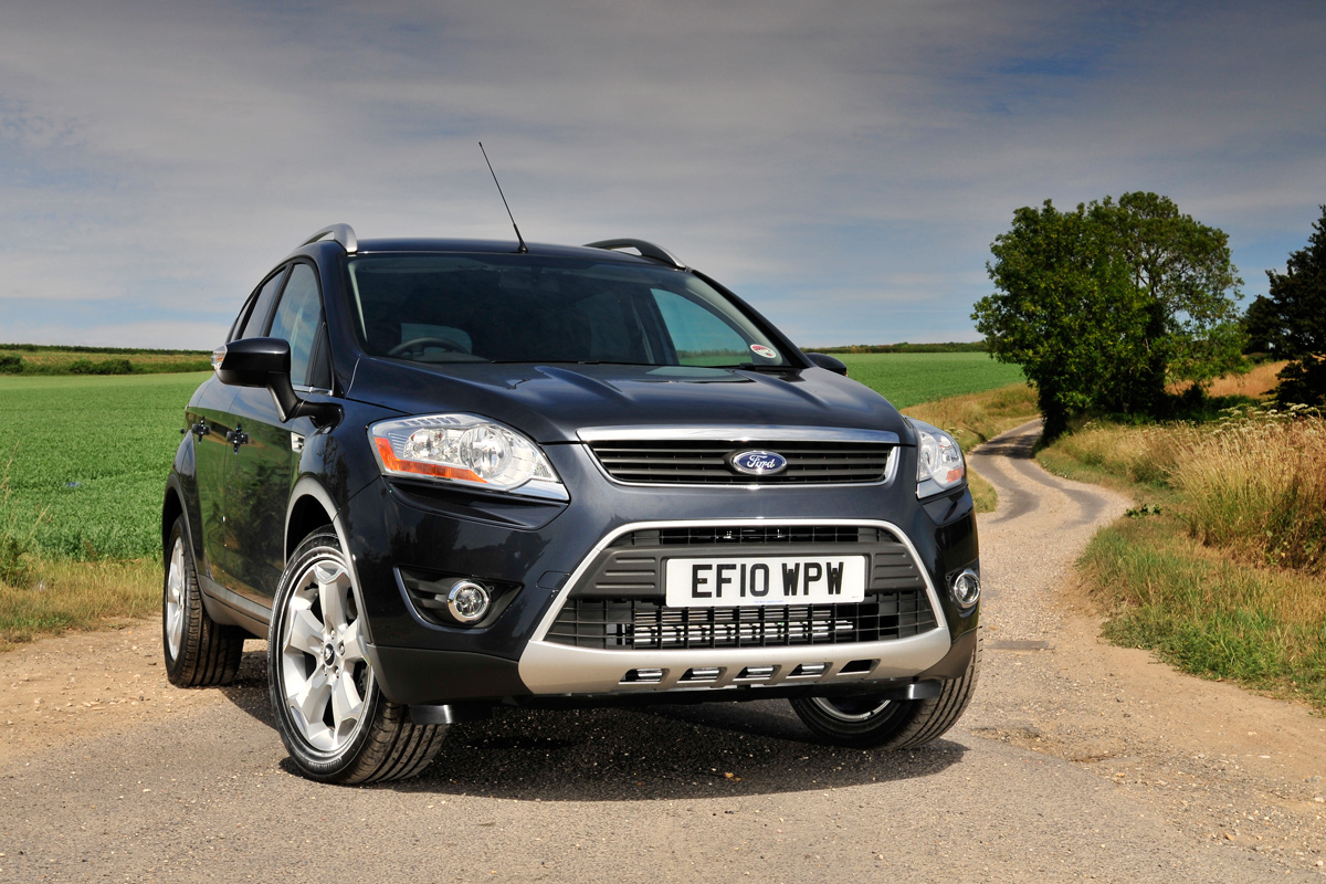 Ford Kuga front three-quarters