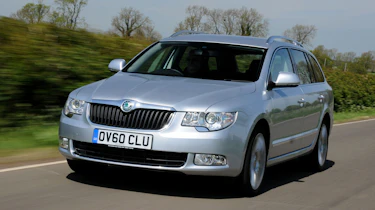 Skoda Superb Estate front tracking