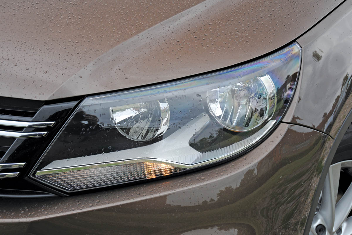 Volkswagen Tiguan headlight