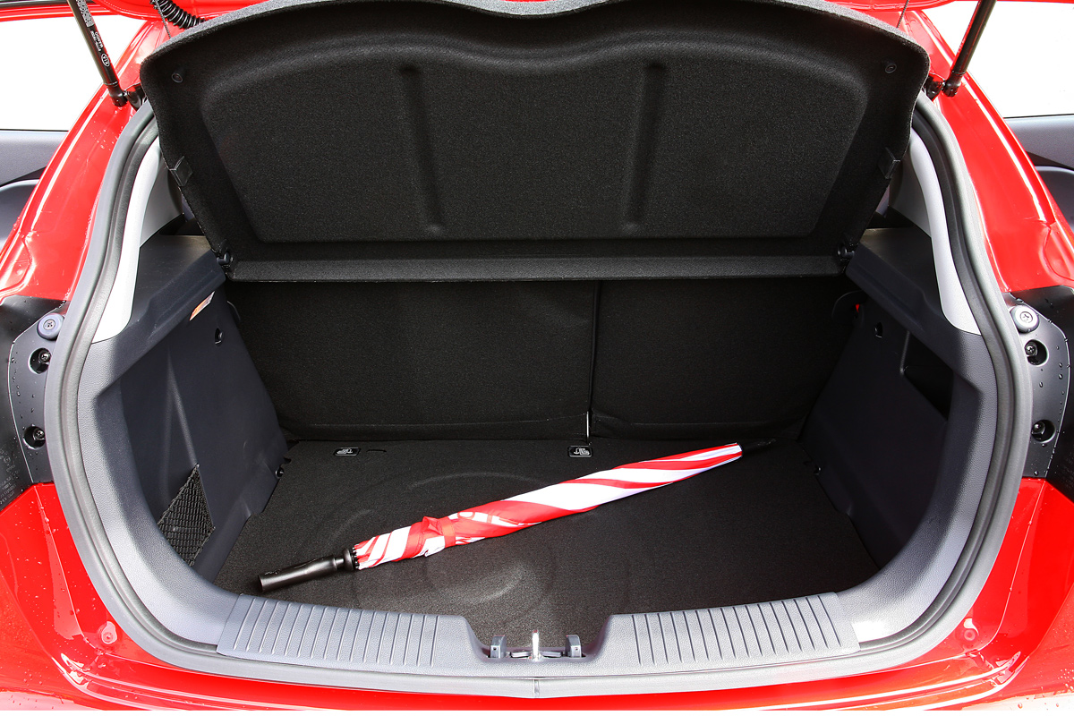 Kia Rio boot