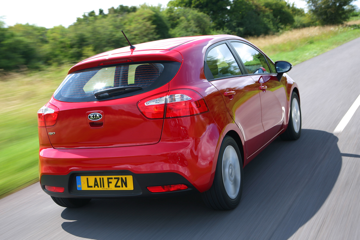 Kia Rio rear tracking