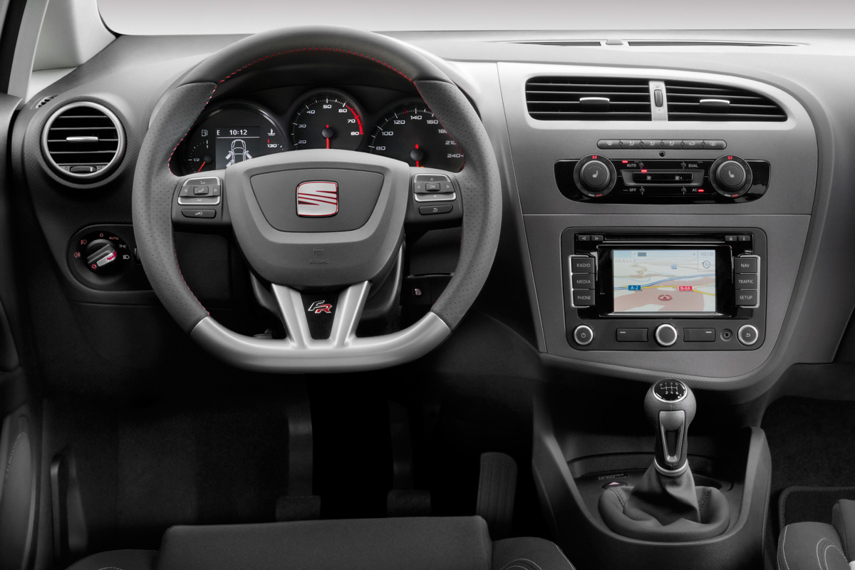 SEAT Leon FR dash