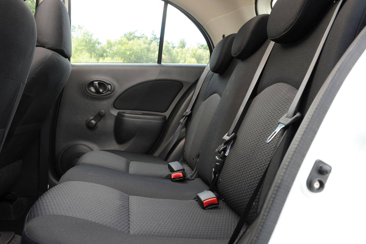 Nissan Micra 1.2 DIG-S Tekna rear seats