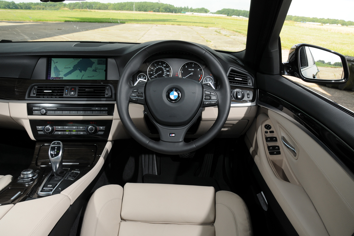 BMW 520d SE dash