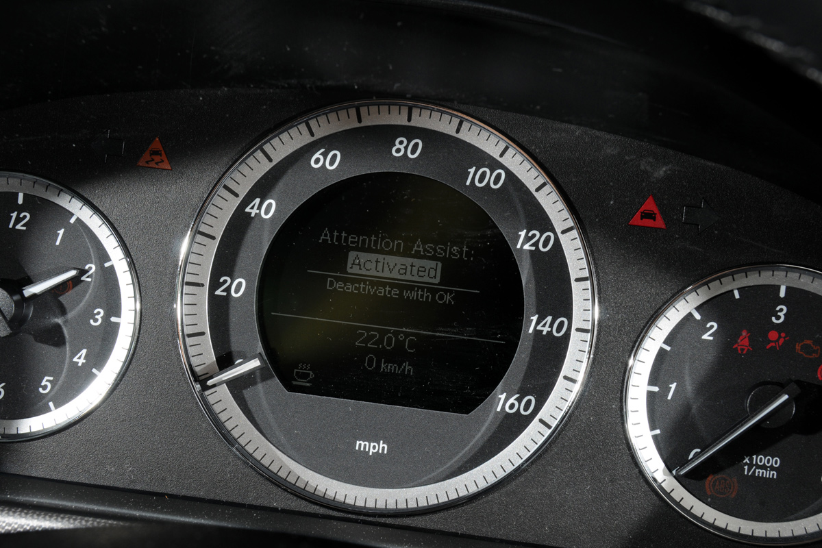 Mercedes E220 CDI SE detail