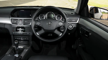 Mercedes E220 CDI SE dash