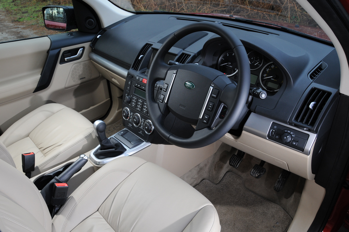 Land Rover Freelander 2 dash