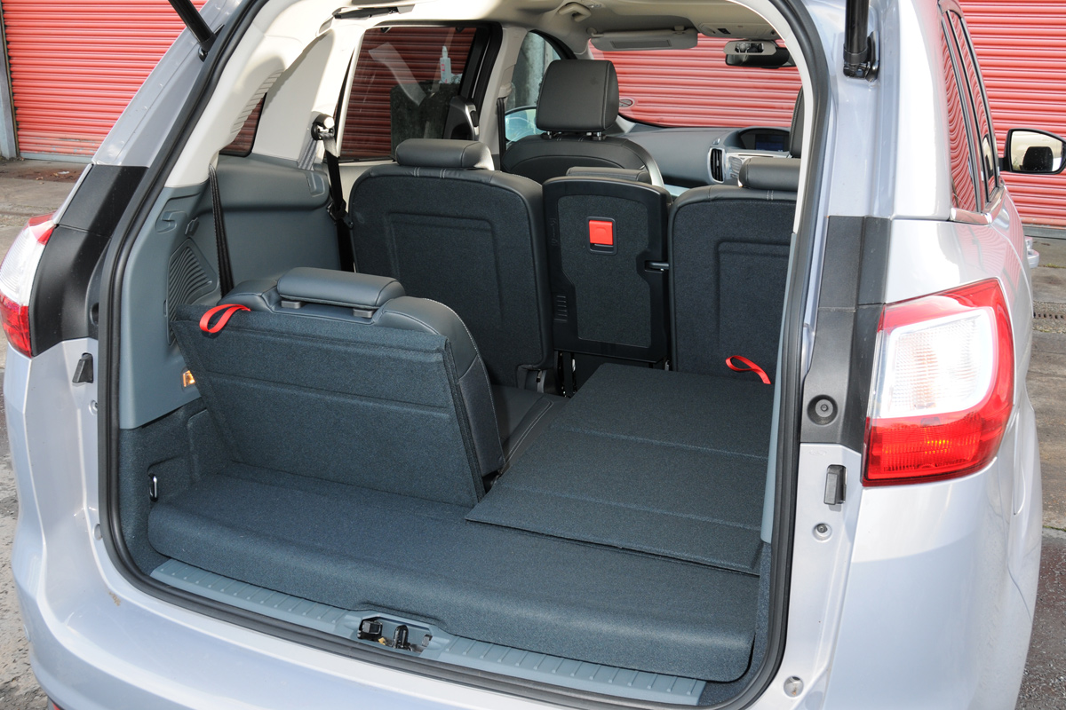 Ford Grand C-MAX boot