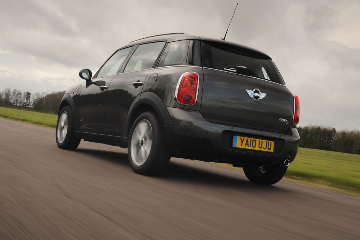 MINI Countryman Cooper D All4 rear tracking