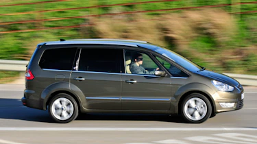 Ford Galaxy panning