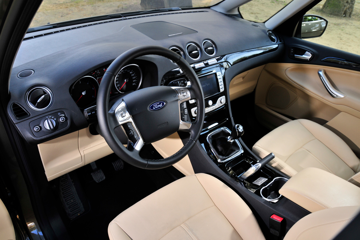 Ford Galaxy dash