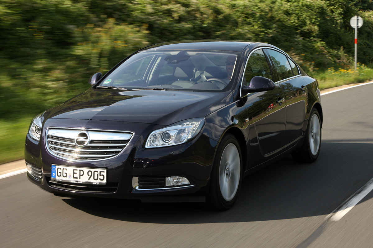 Vauxhall Insignia front tracking