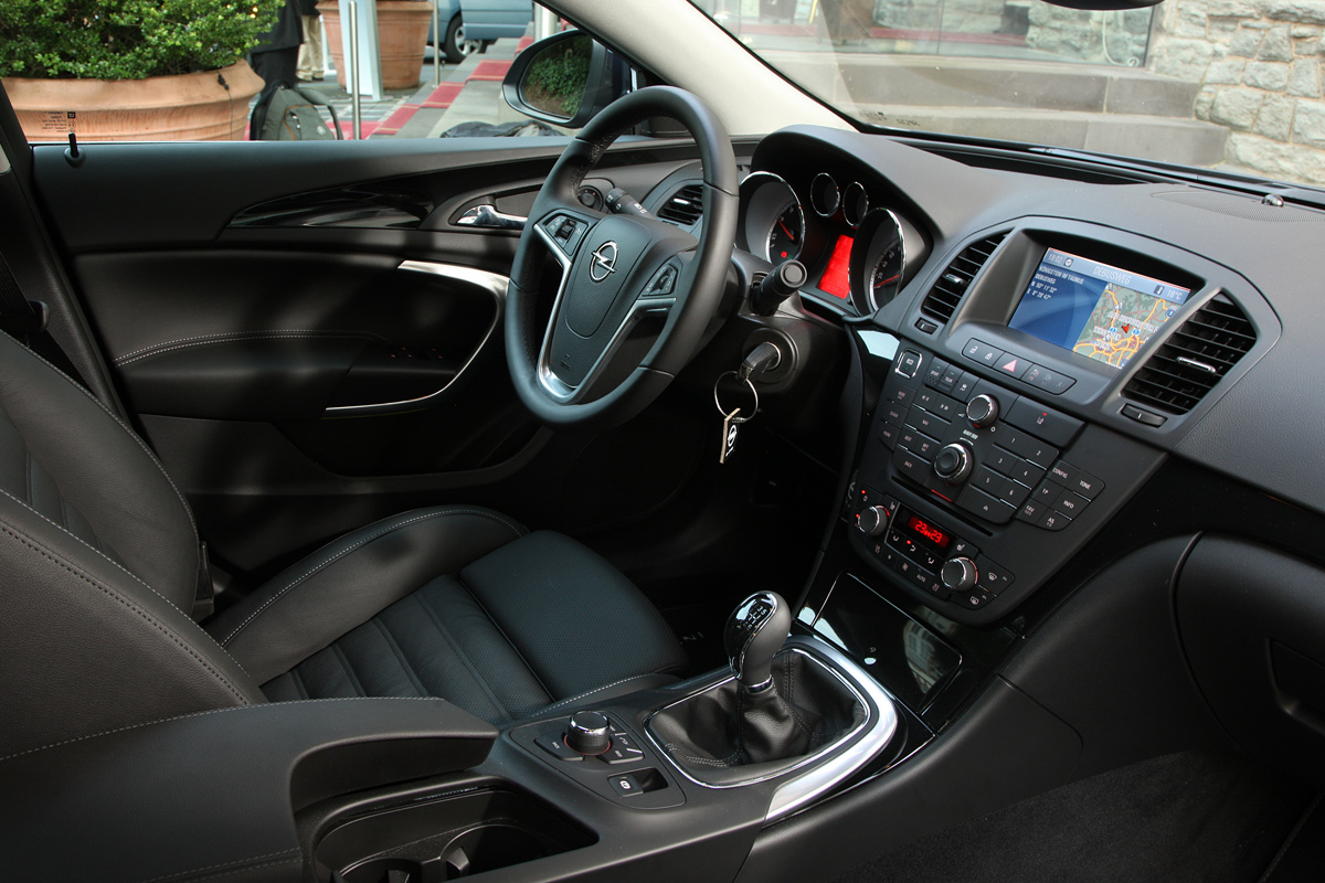 Vauxhall Insignia dash