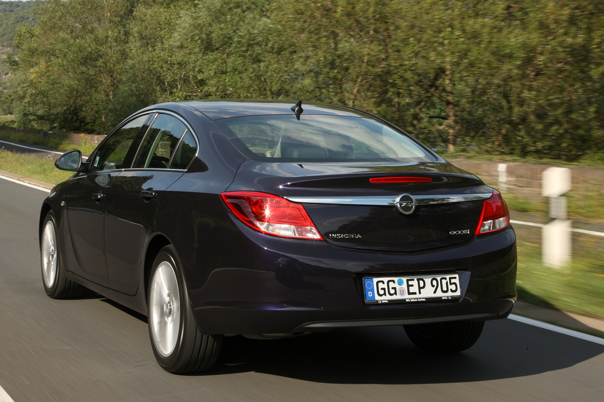 Vauxhall Insignia rear tracking