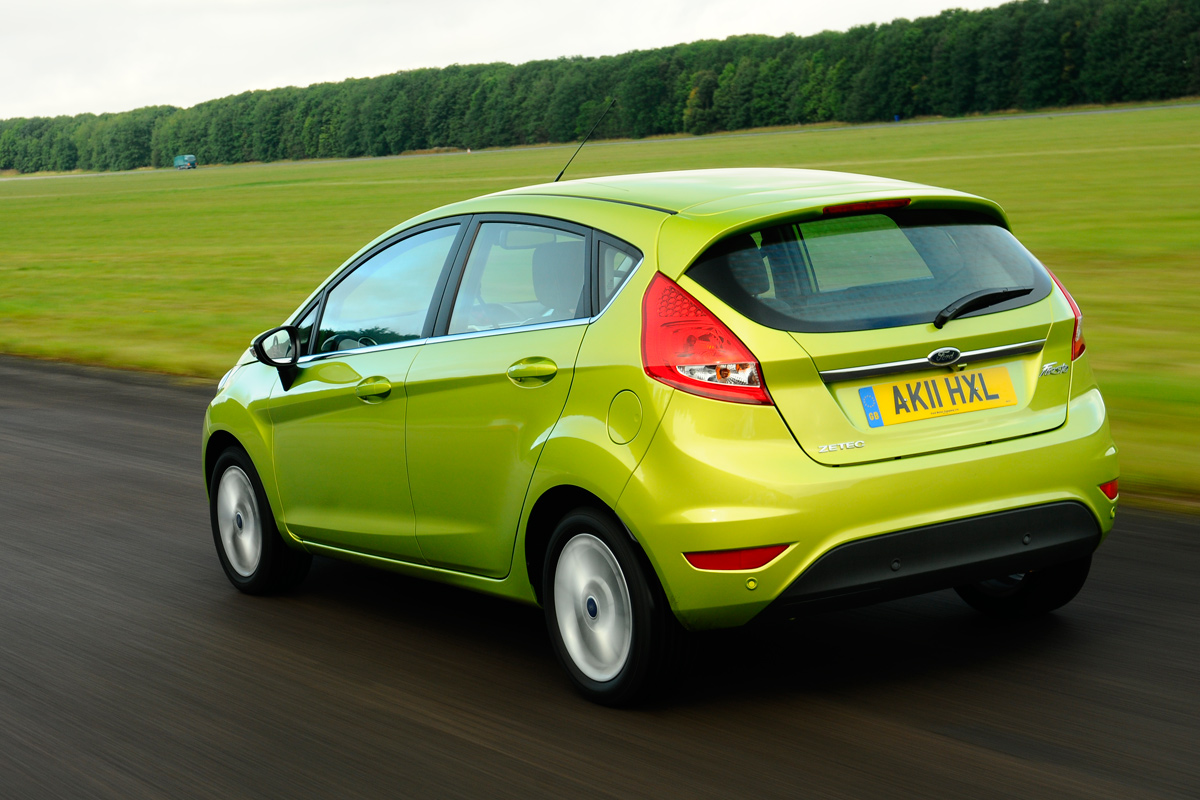 Ford Fiesta 1.4 Zetec rear tracking