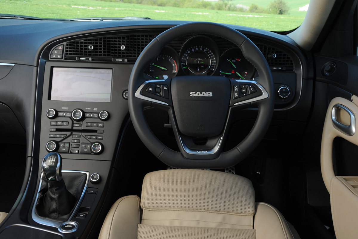 Saab 9-5 dash