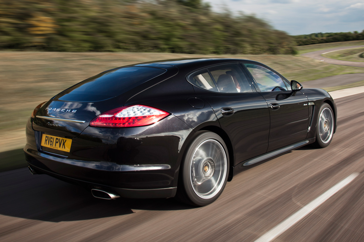 Porsche Panamera Diesel rear cornering