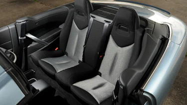 Peugeot 308 CC 1.6 e-HDi Active rear seats