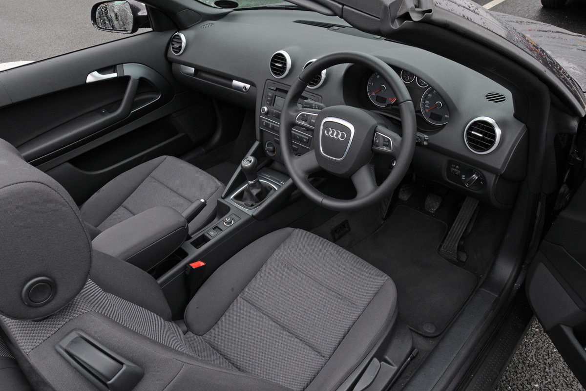 Audi A3 Cabriolet 1.6 TDI dash