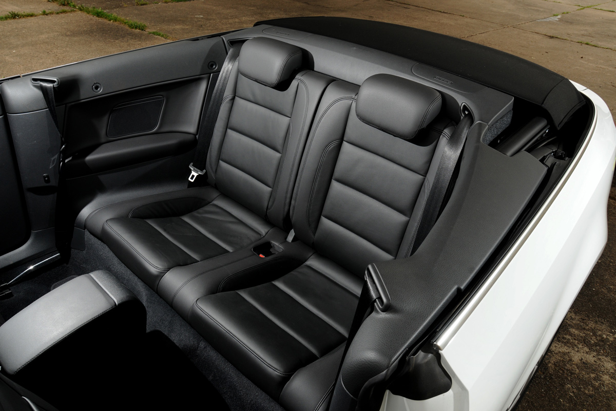 Volkswagen Golf Cabriolet 1.6 TDI SE rear seats
