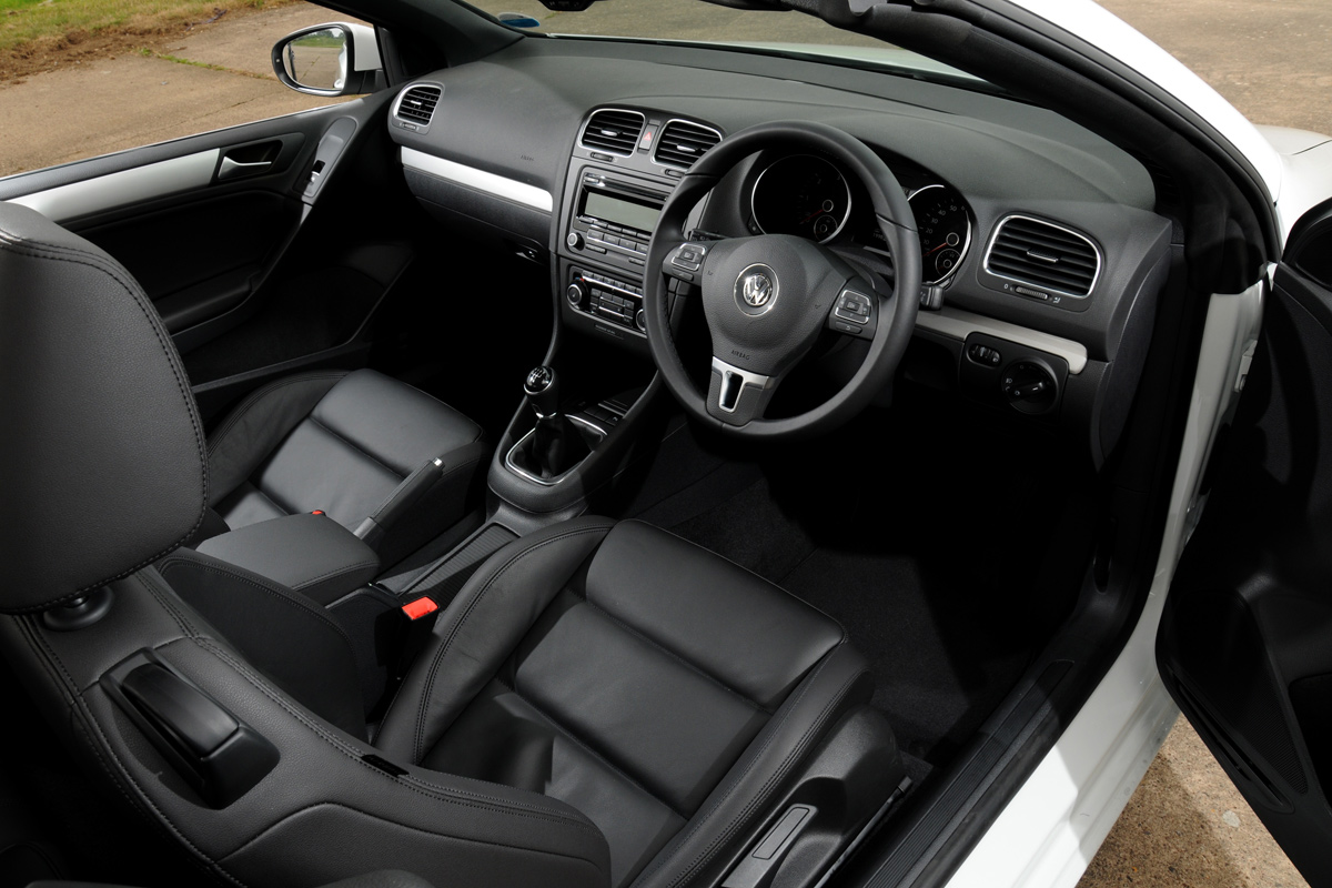 Volkswagen Golf Cabriolet 1.6 TDI SE dash