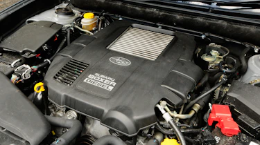 Subaru Outback 2.0D SE NavPlus engine