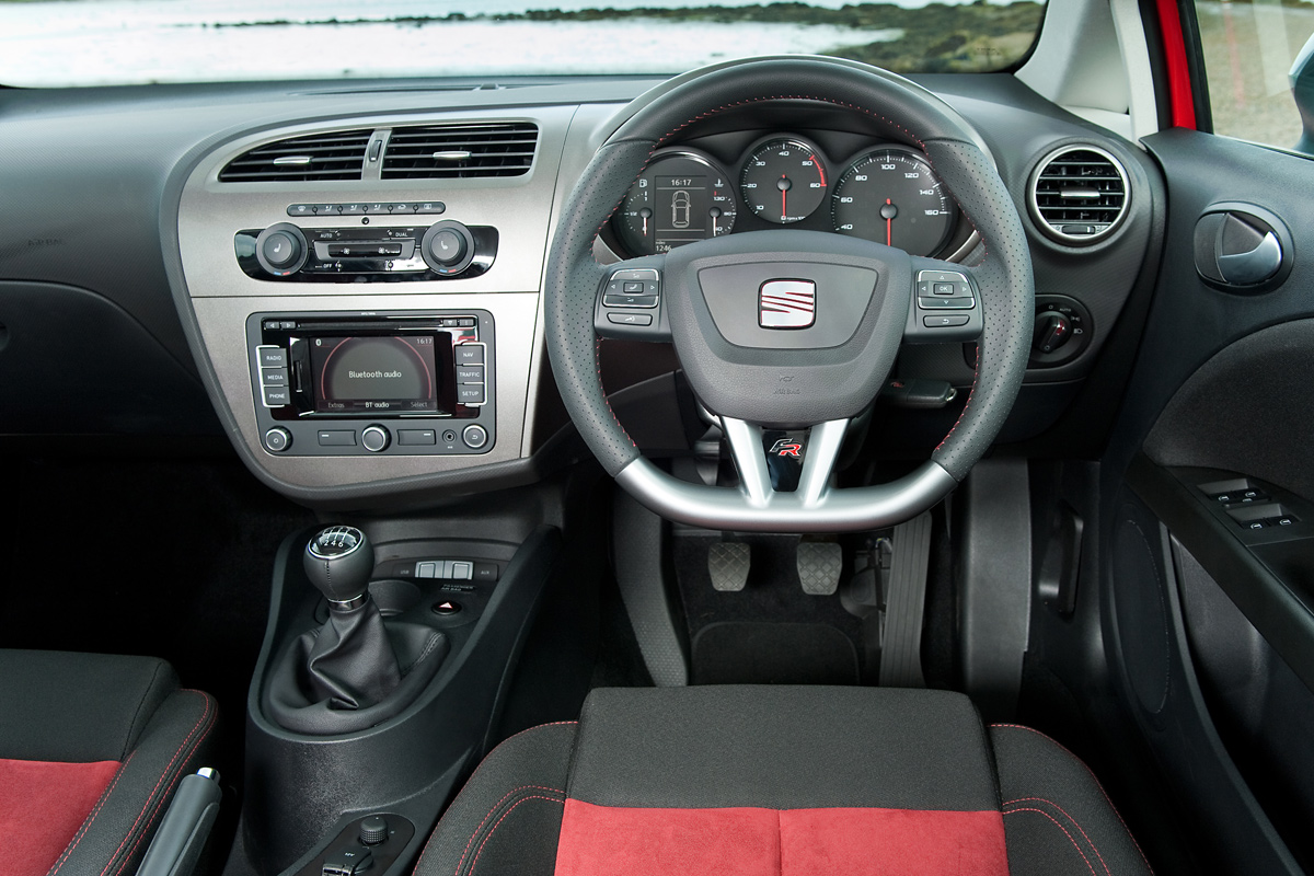 SEAT Leon FR+ dash