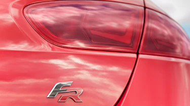 SEAT Leon FR+ badge