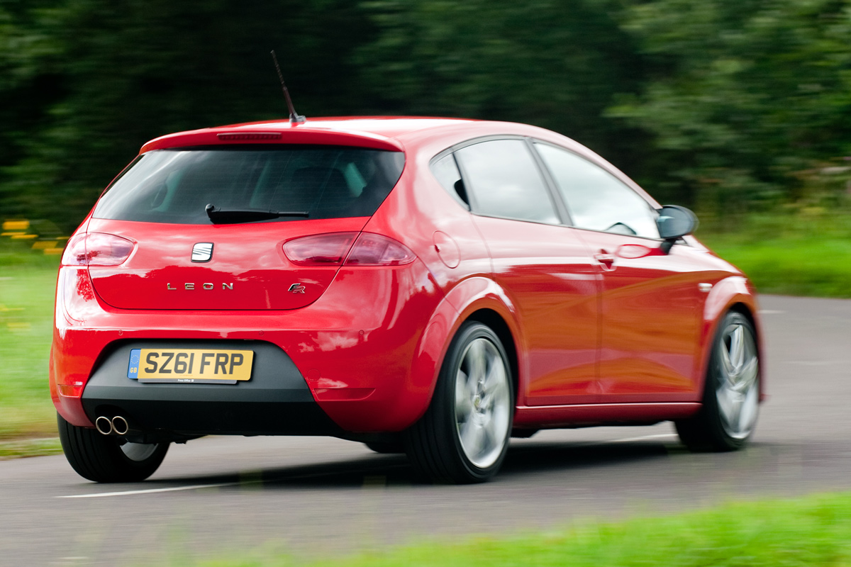 SEAT Leon FR+ rear cornering