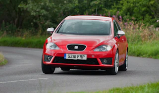 SEAT Leon FR+ front cornering
