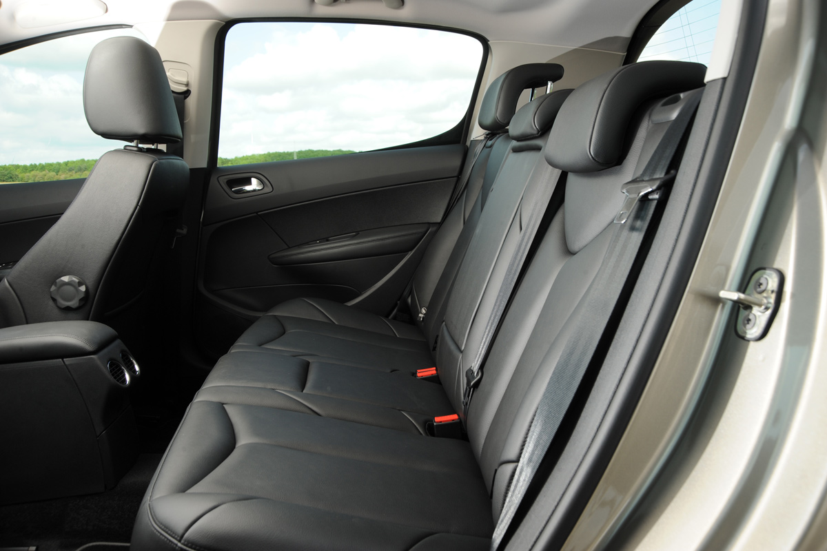 Peugeot 308 rear seats
