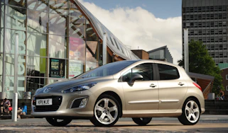 Peugeot 308 front three-quarters
