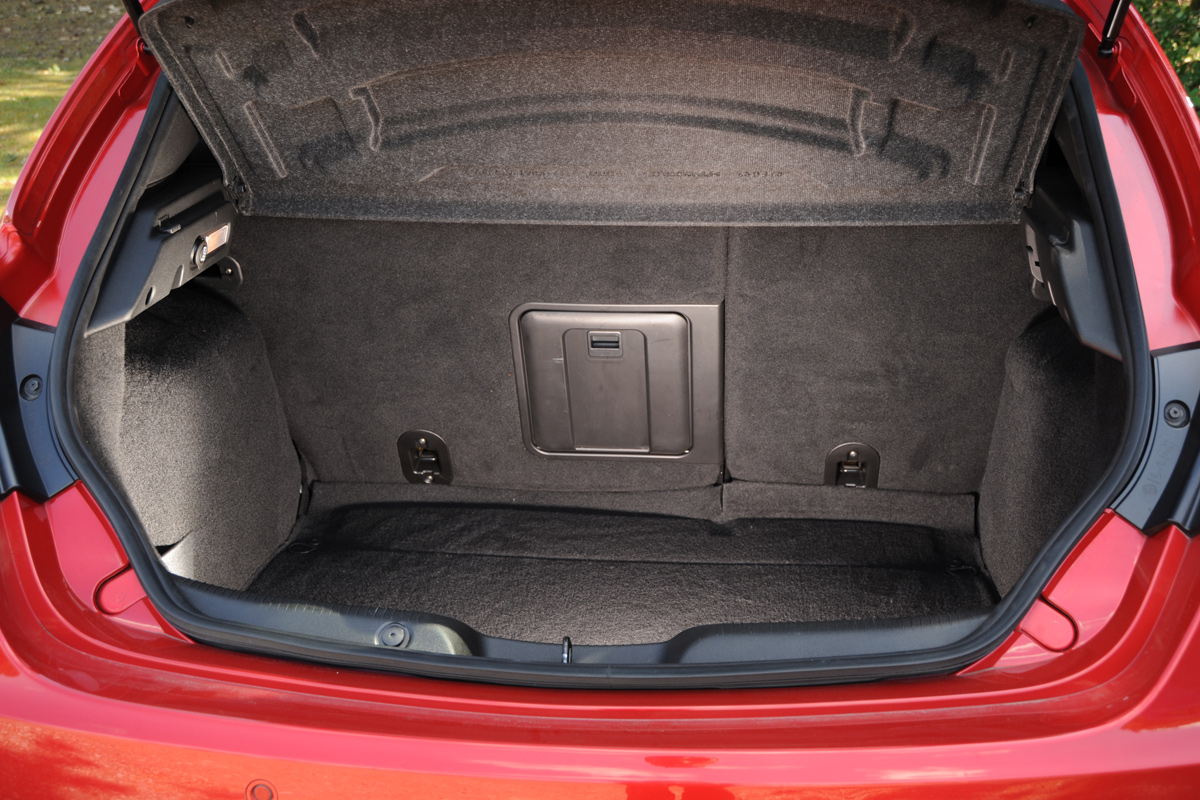 Alfa Romeo Giulietta boot