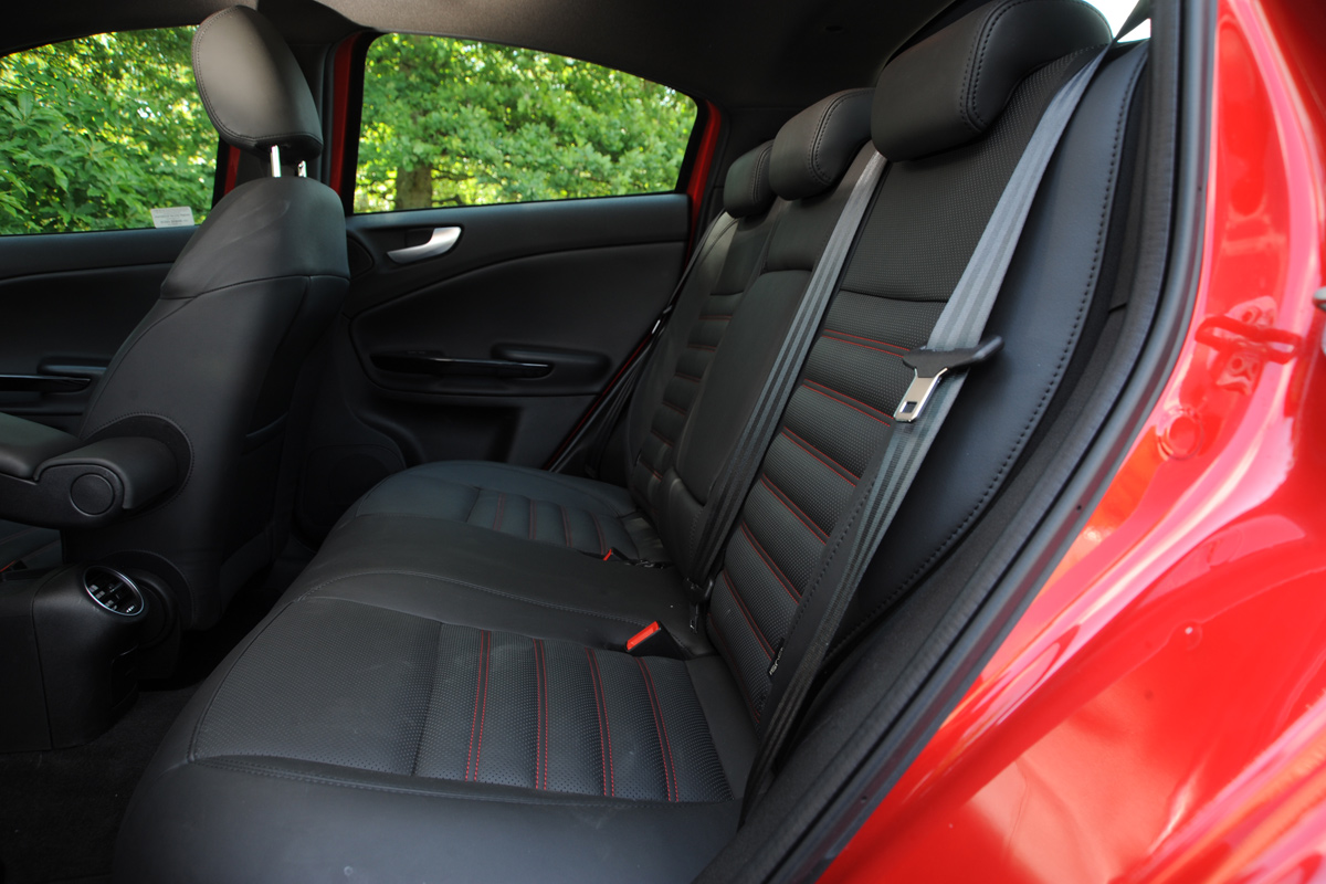 Alfa Romeo Giulietta rear seats