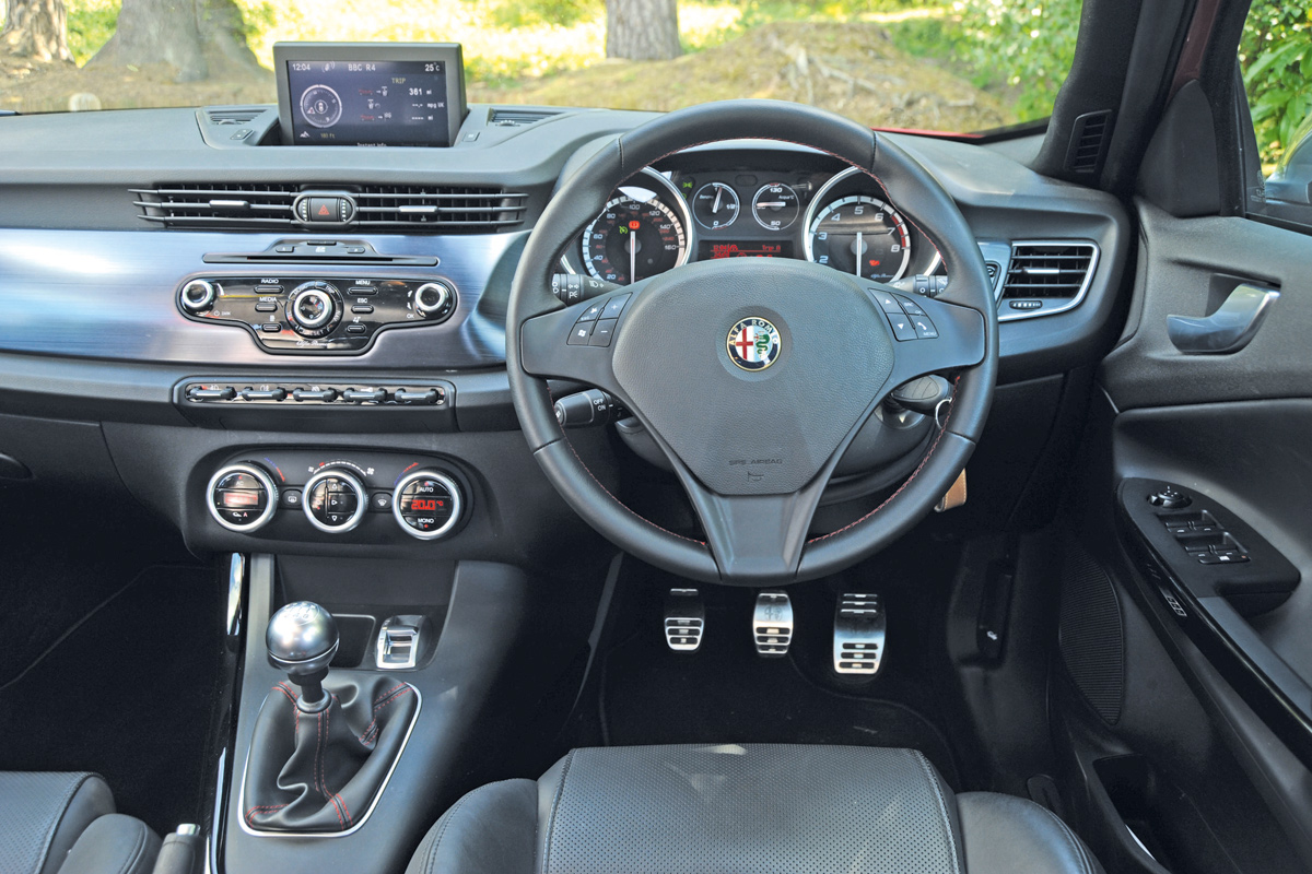Alfa Romeo Giulietta dash