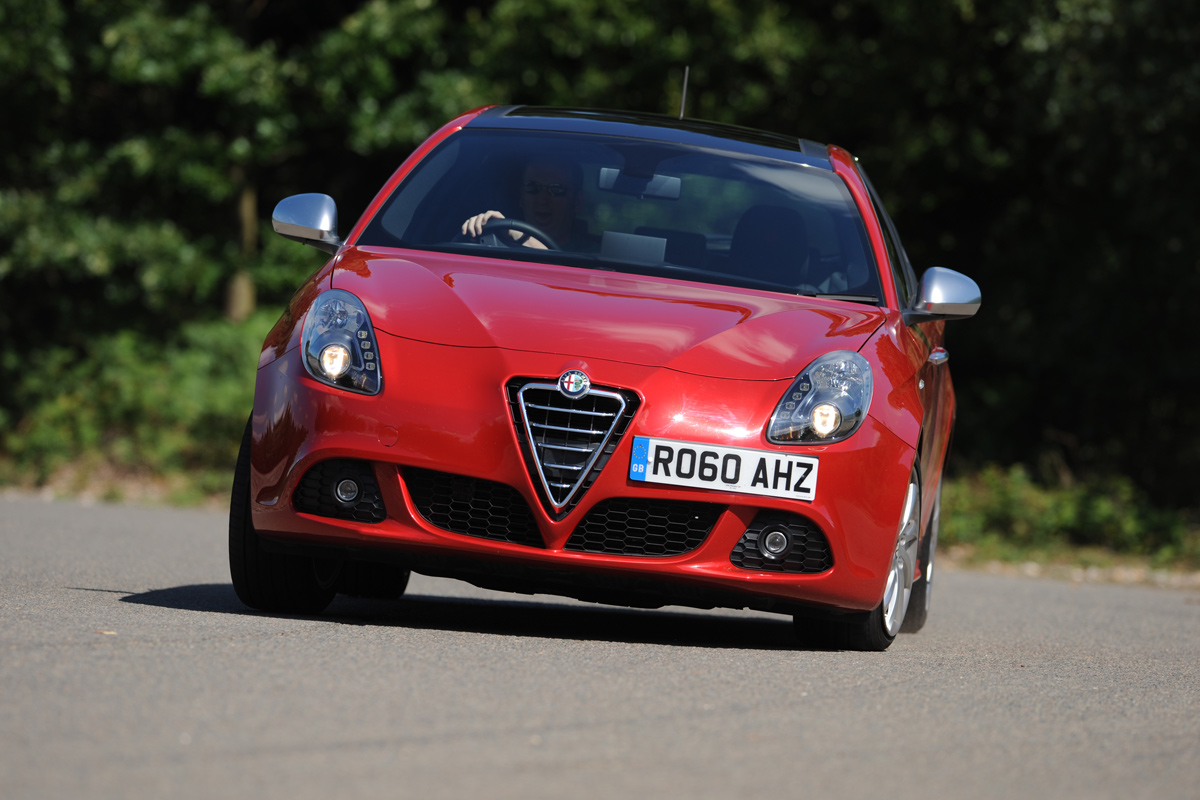 Alfa Romeo Giulietta front cornering