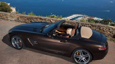 Mercedes SLS AMG Roadster panning