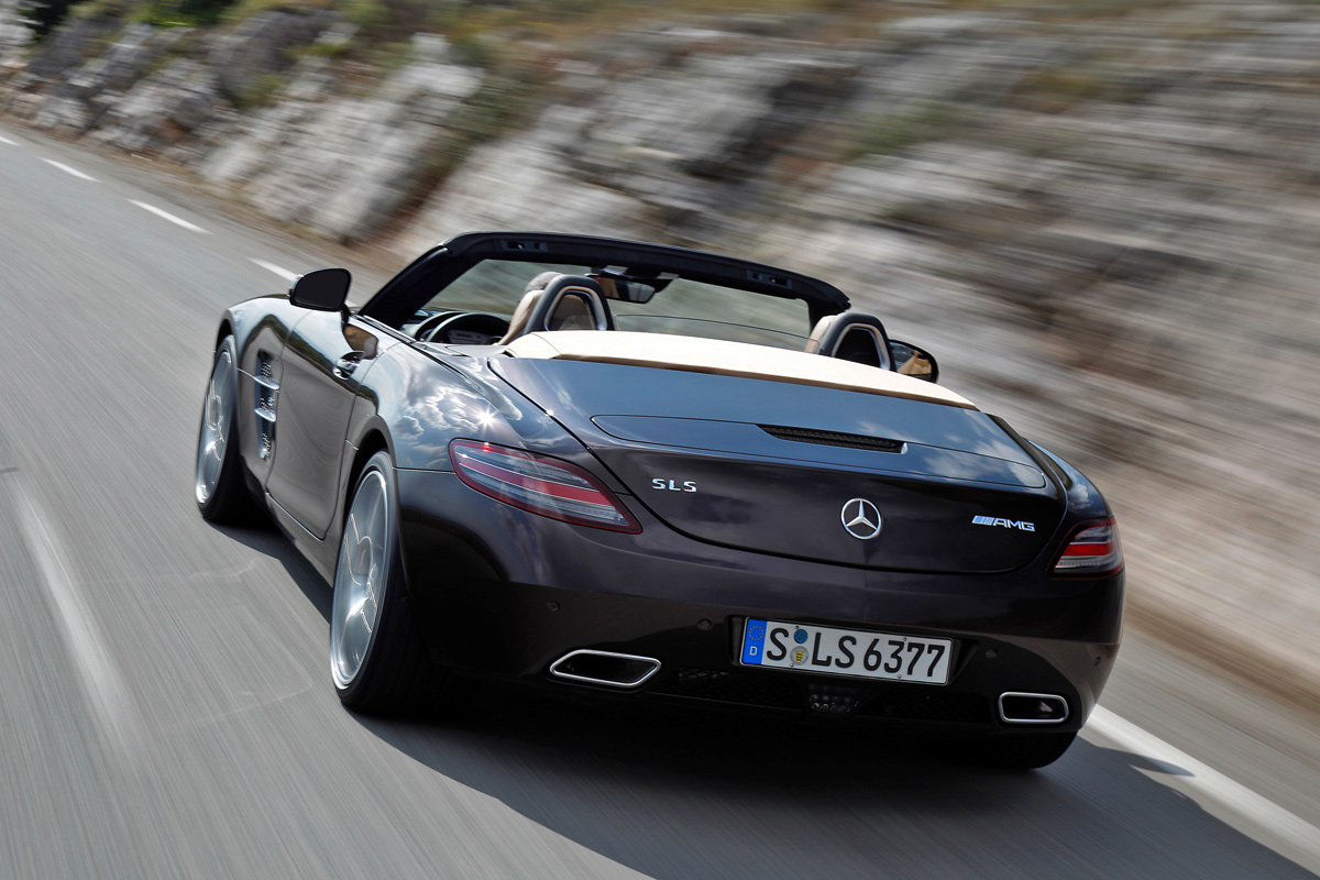 Mercedes SLS AMG Roadster rear tracking
