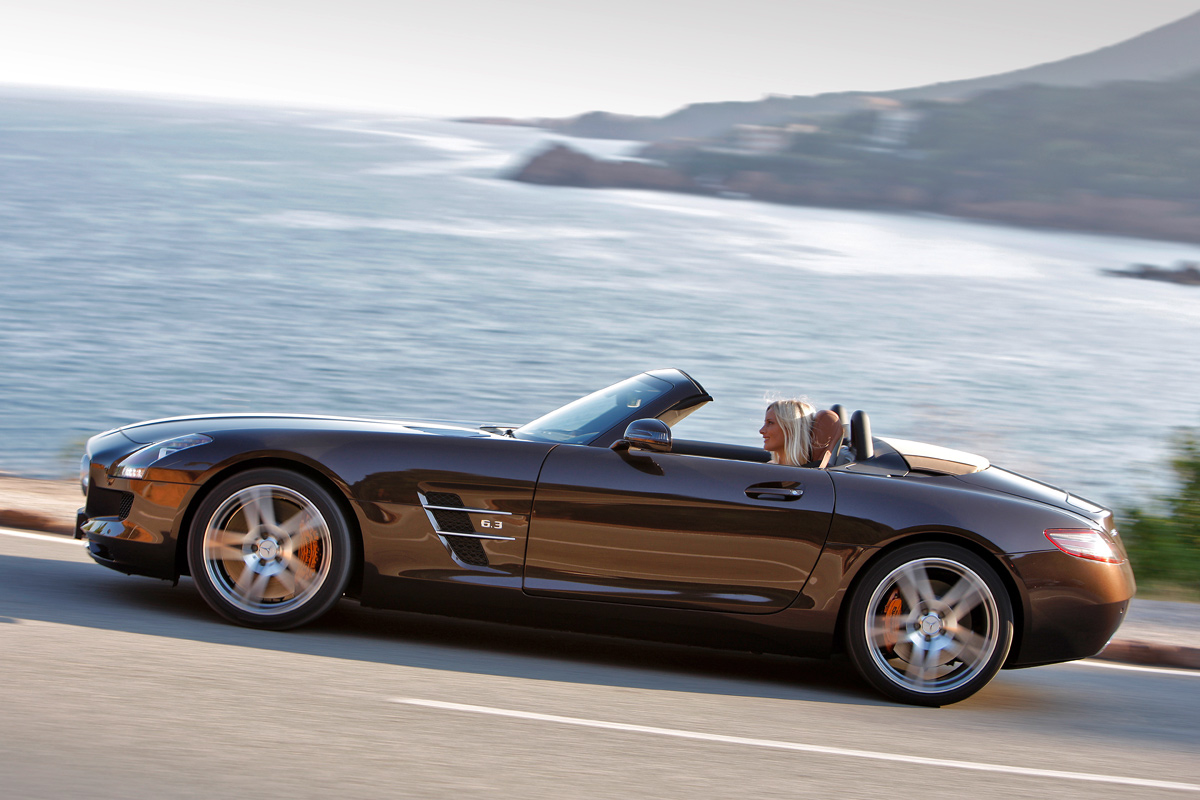 Mercedes SLS AMG Roadster panning